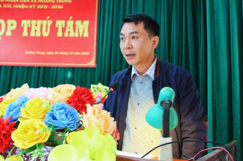 3. Đồng chí Đỗ Hùng Sơn - Phó Chủ tịch UBND xã thông qua báo cáo KTXH - QPAN năm 2023, mục tiêu, nhiệm vụ năm 2024..jpg